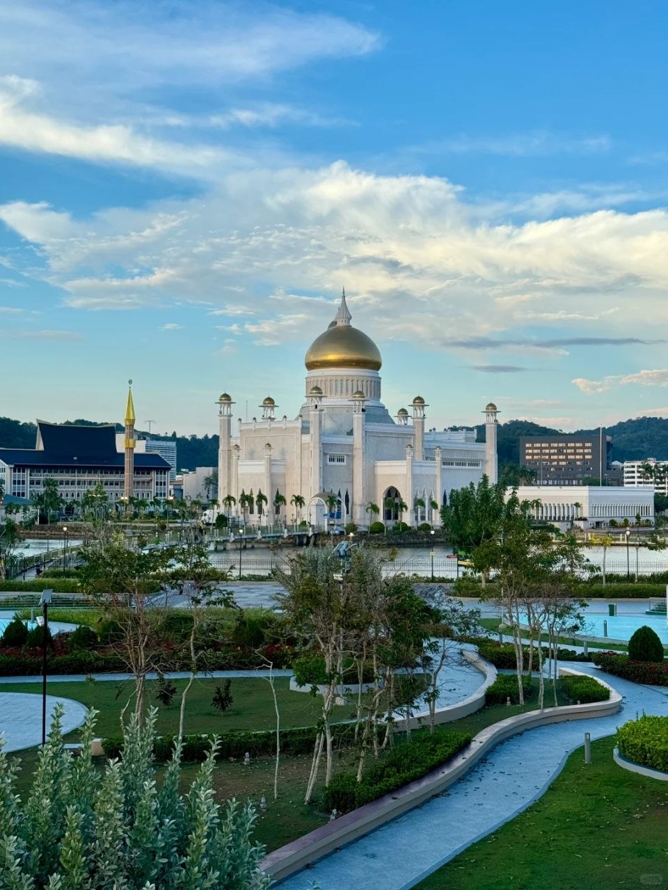 Brunei mosque skyline 2026